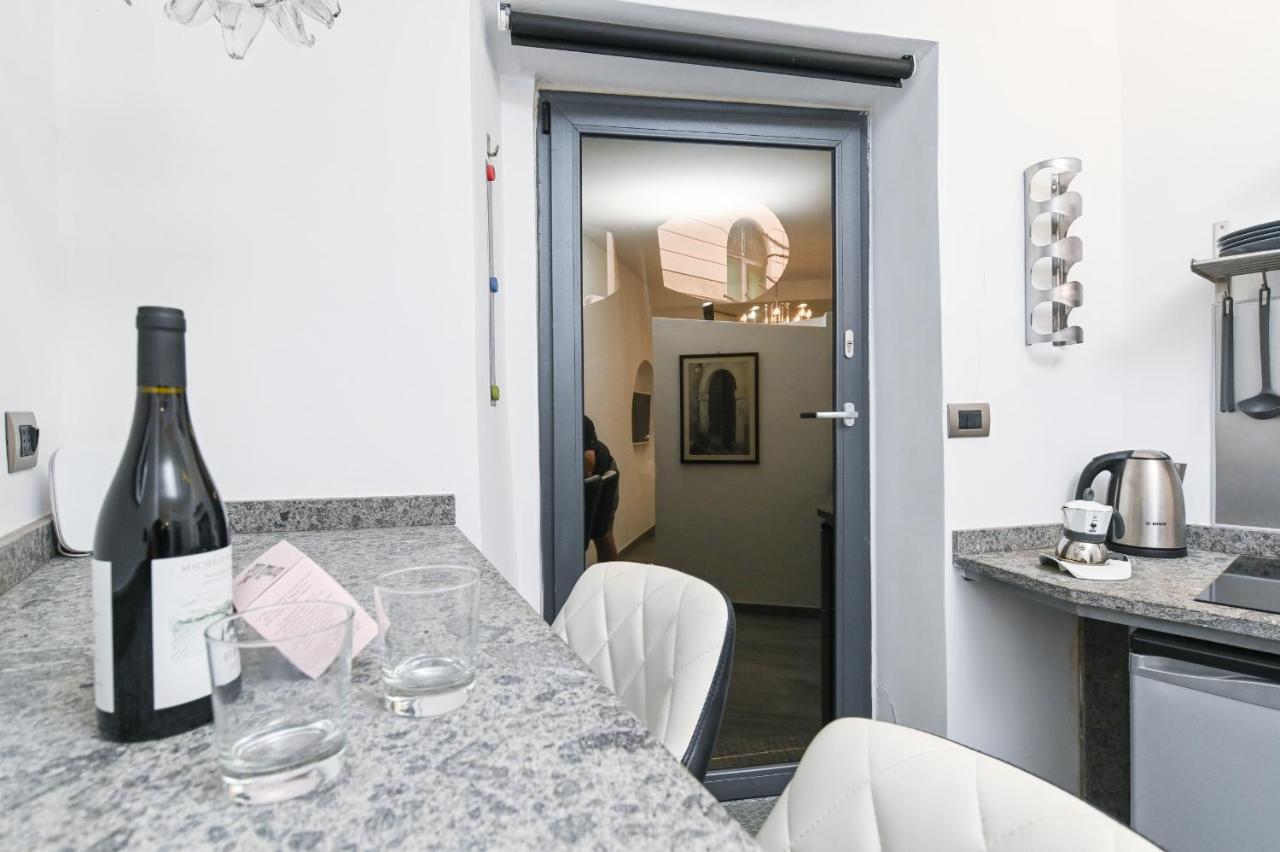 The Essential Trastevere Design Studio Rome Exterior photo