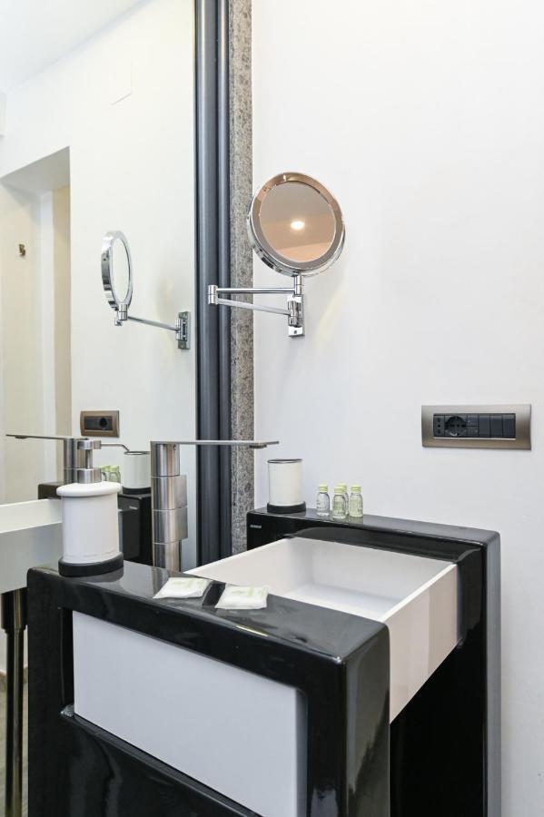 The Essential Trastevere Design Studio Rome Exterior photo