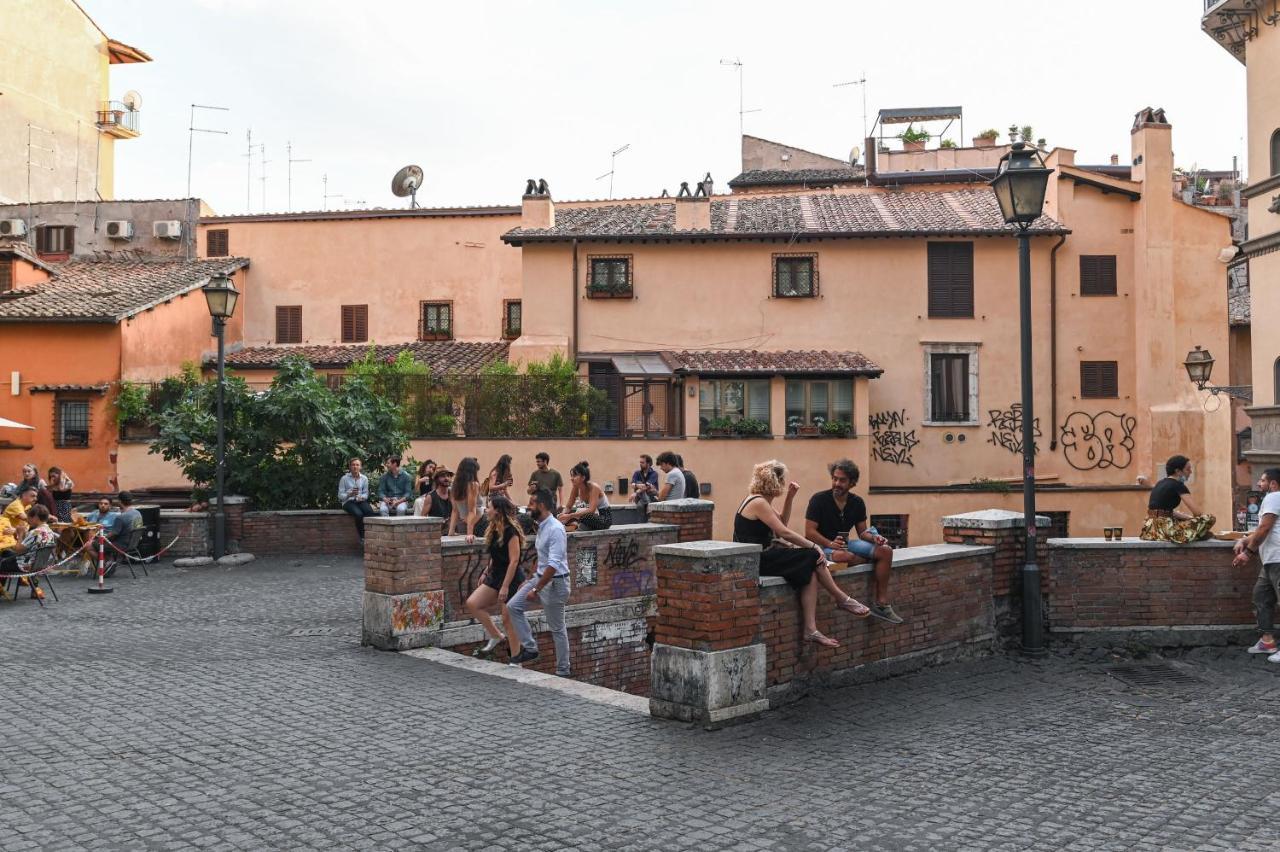 The Essential Trastevere Design Studio Rome Exterior photo