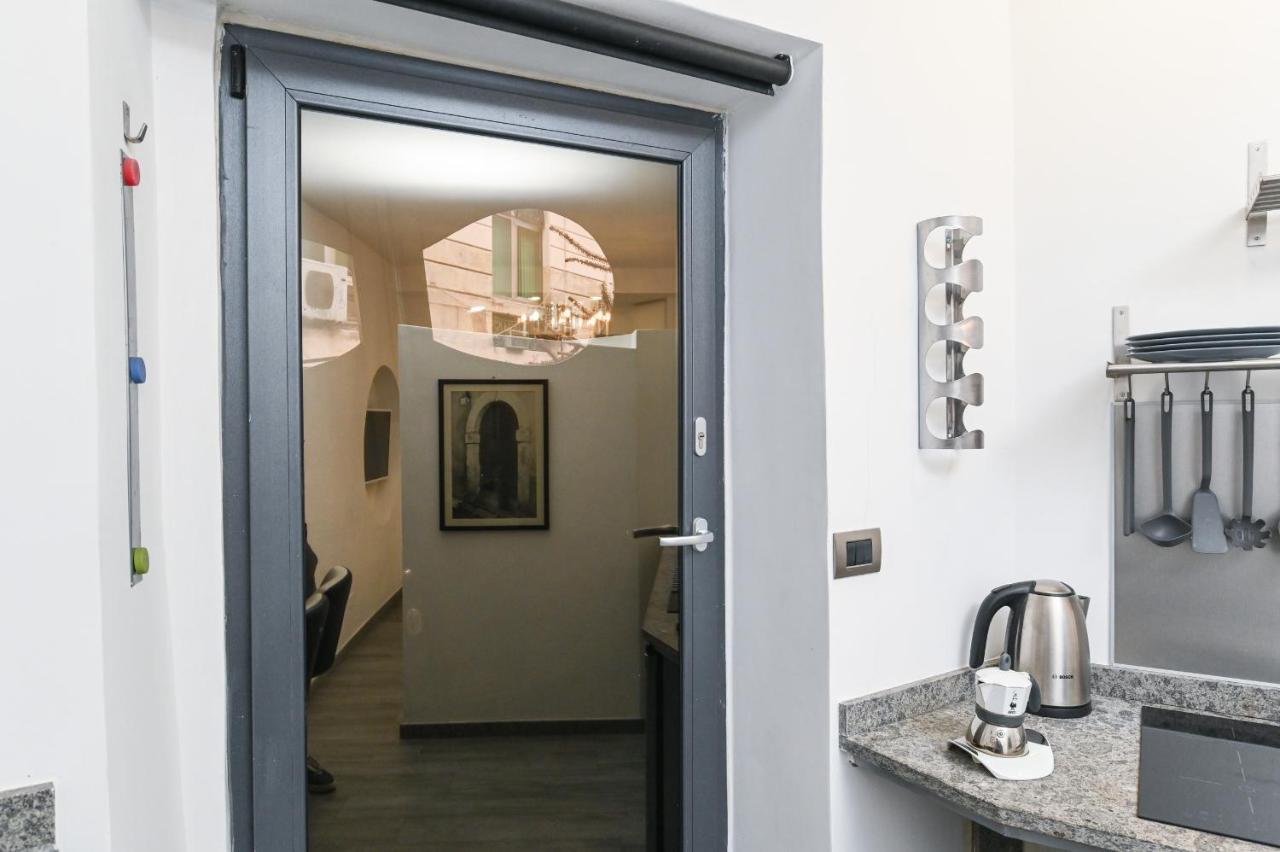 The Essential Trastevere Design Studio Rome Exterior photo