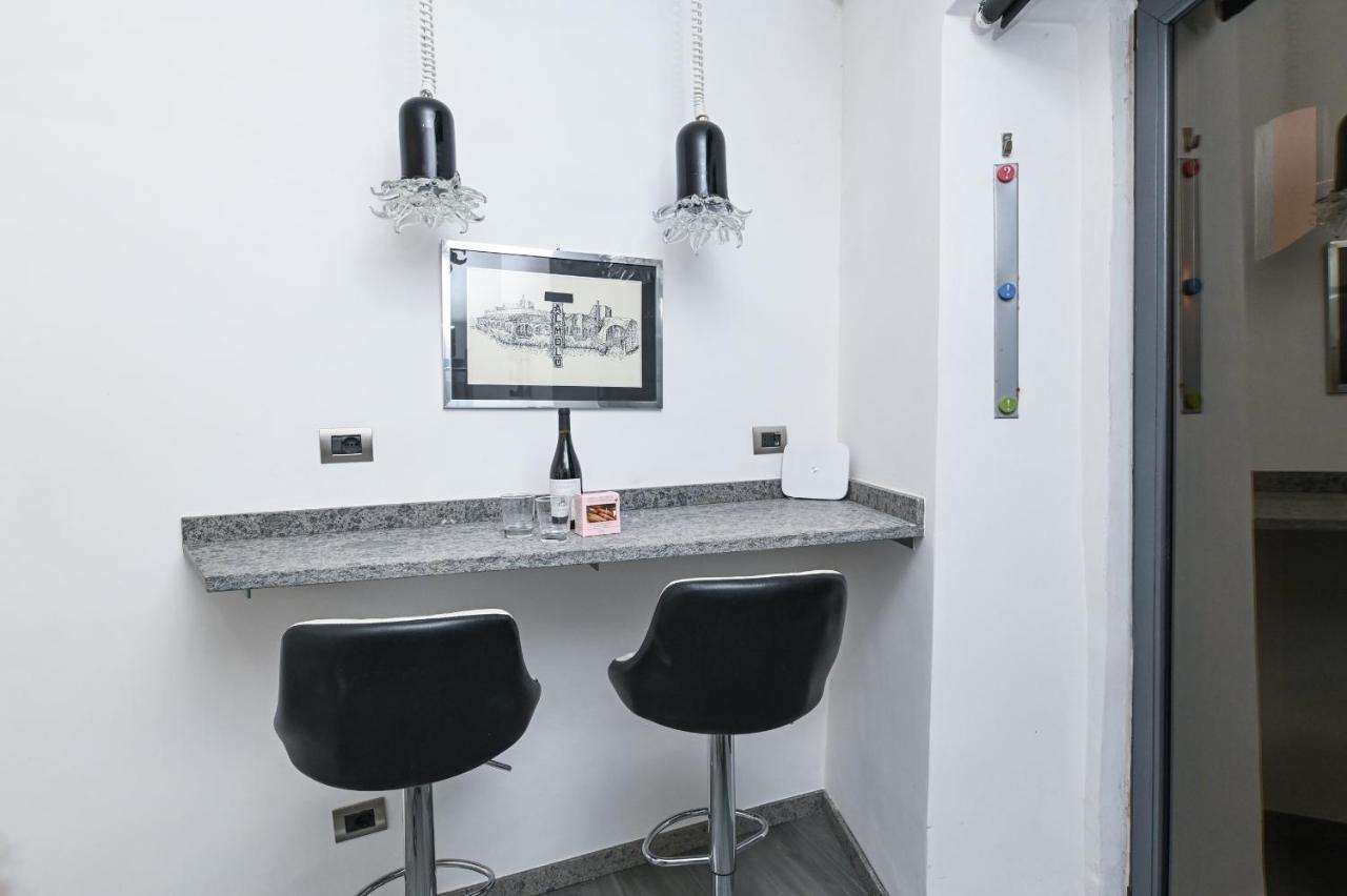 The Essential Trastevere Design Studio Rome Exterior photo
