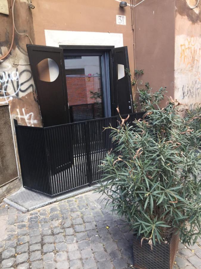 The Essential Trastevere Design Studio Rome Exterior photo