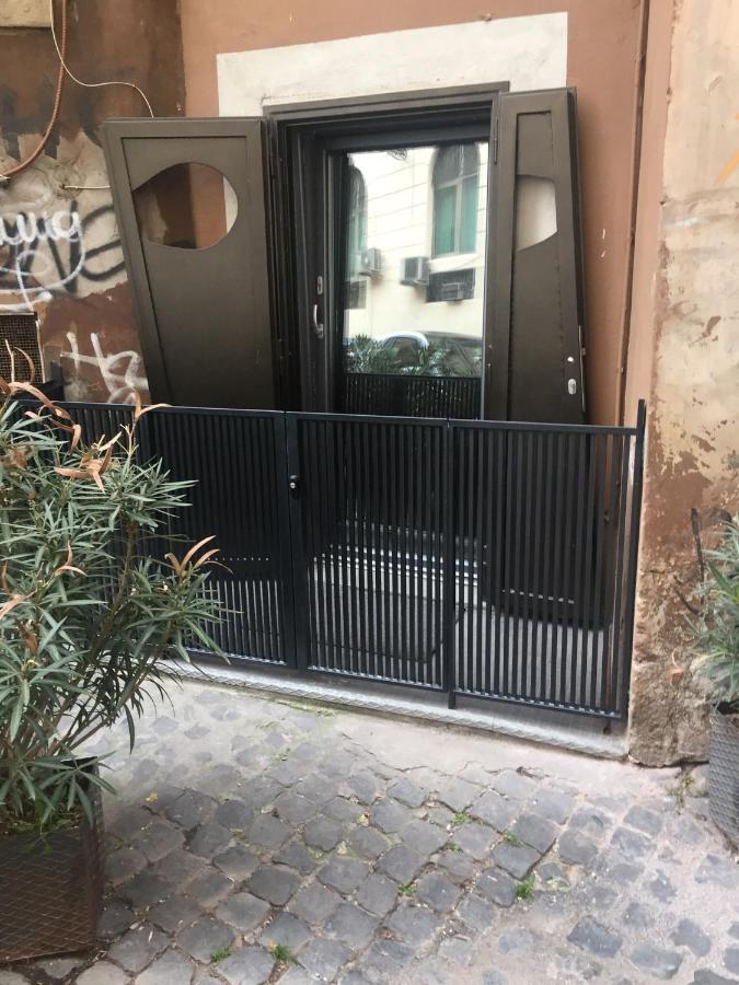 The Essential Trastevere Design Studio Rome Exterior photo